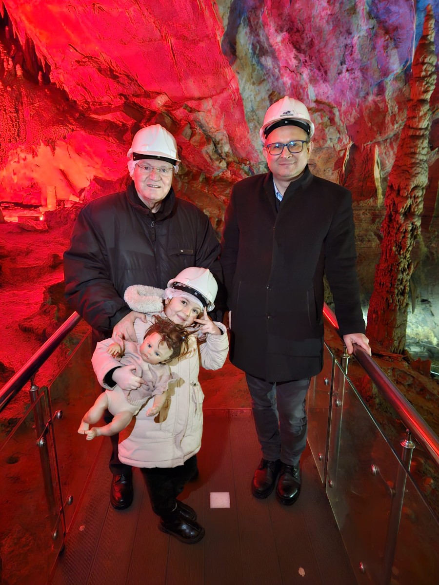 2003-2008 Yılları Arasında Zonguldak Valisi Olarak Görev Yapmış Sn. Yavuz Erkmen’e Gökgöl Mağarası Gezdirildi